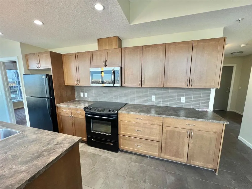 211 13 Avenue SE #2607