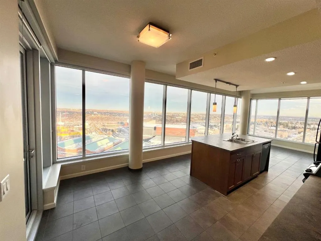 211 13 Avenue SE #2607