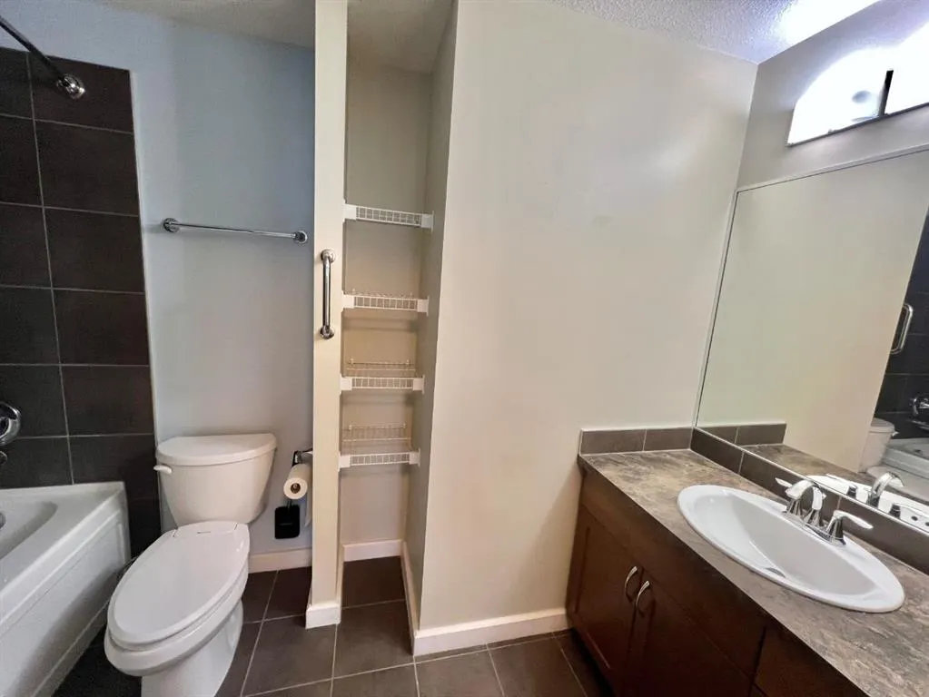 211 13 Avenue SE #2607