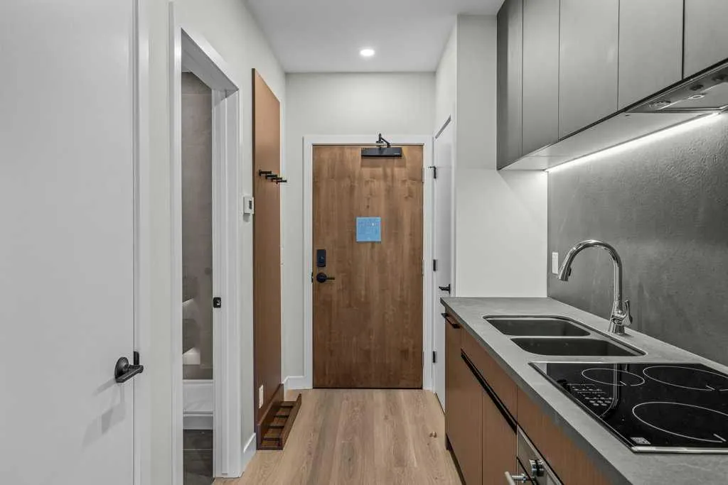 1724 Bow Valley Trail #202