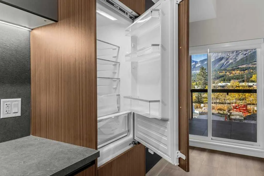 1724 Bow Valley Trail #202