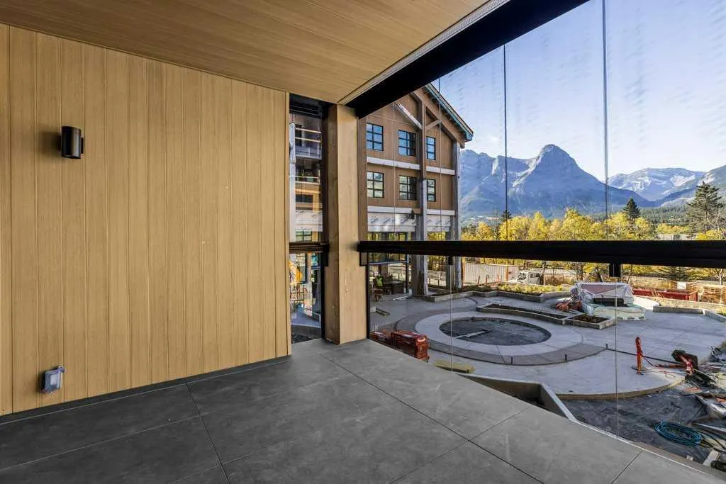 1724 Bow Valley Trail #202