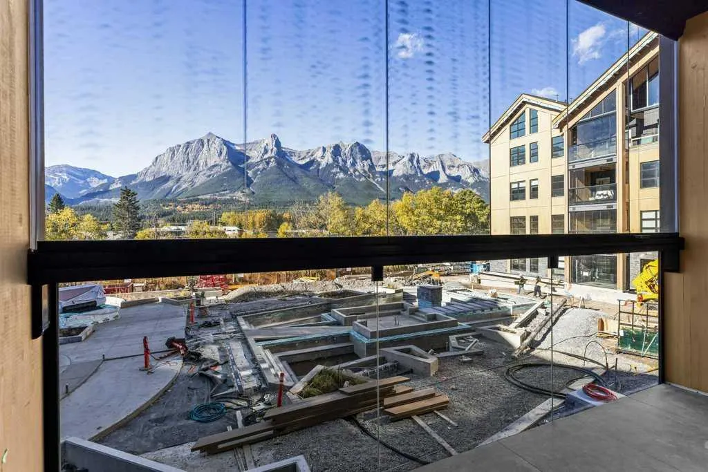 1724 Bow Valley Trail #202
