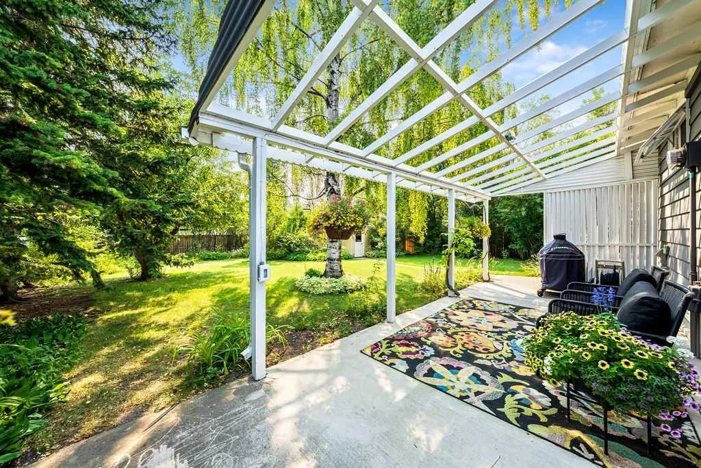 2011 Palliser Drive SW