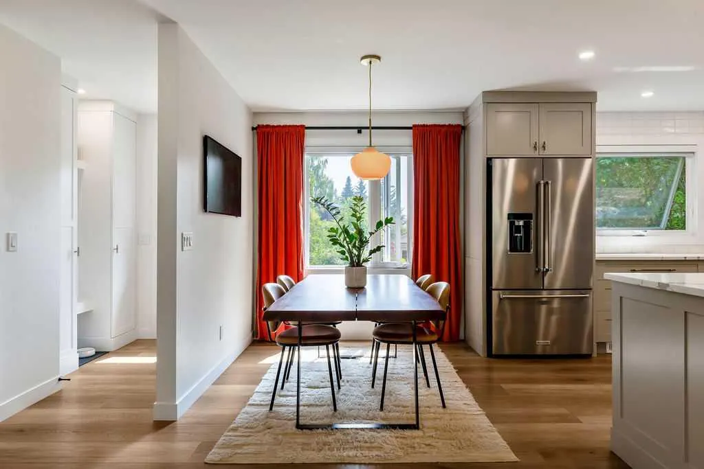 2011 Palliser Drive SW