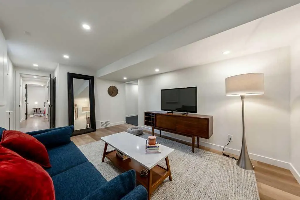 2011 Palliser Drive SW