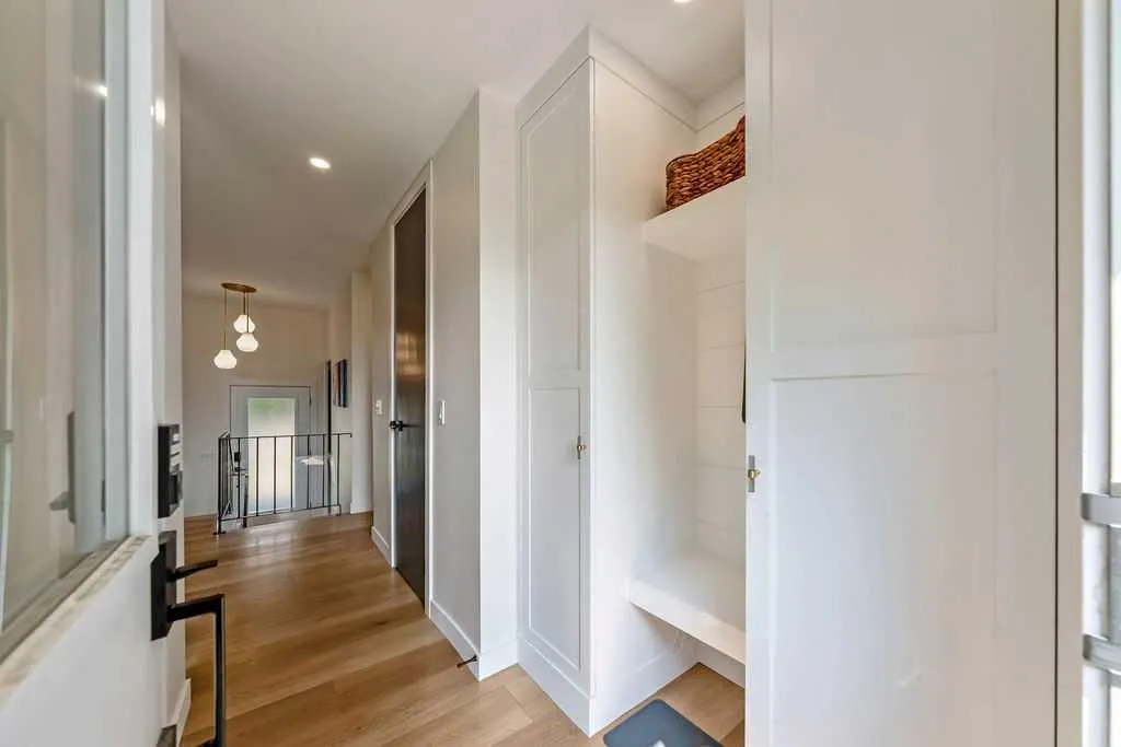 2011 Palliser Drive SW