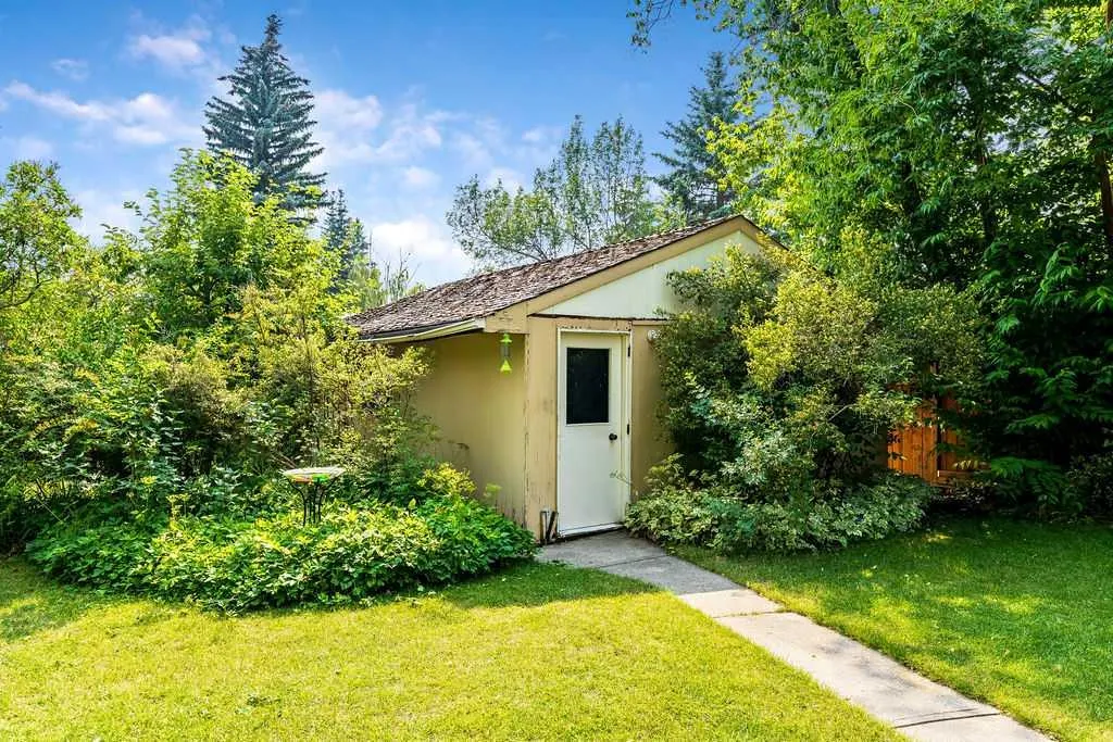 2011 Palliser Drive SW