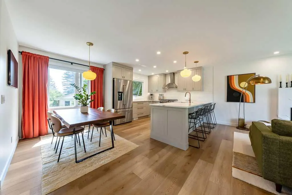 2011 Palliser Drive SW