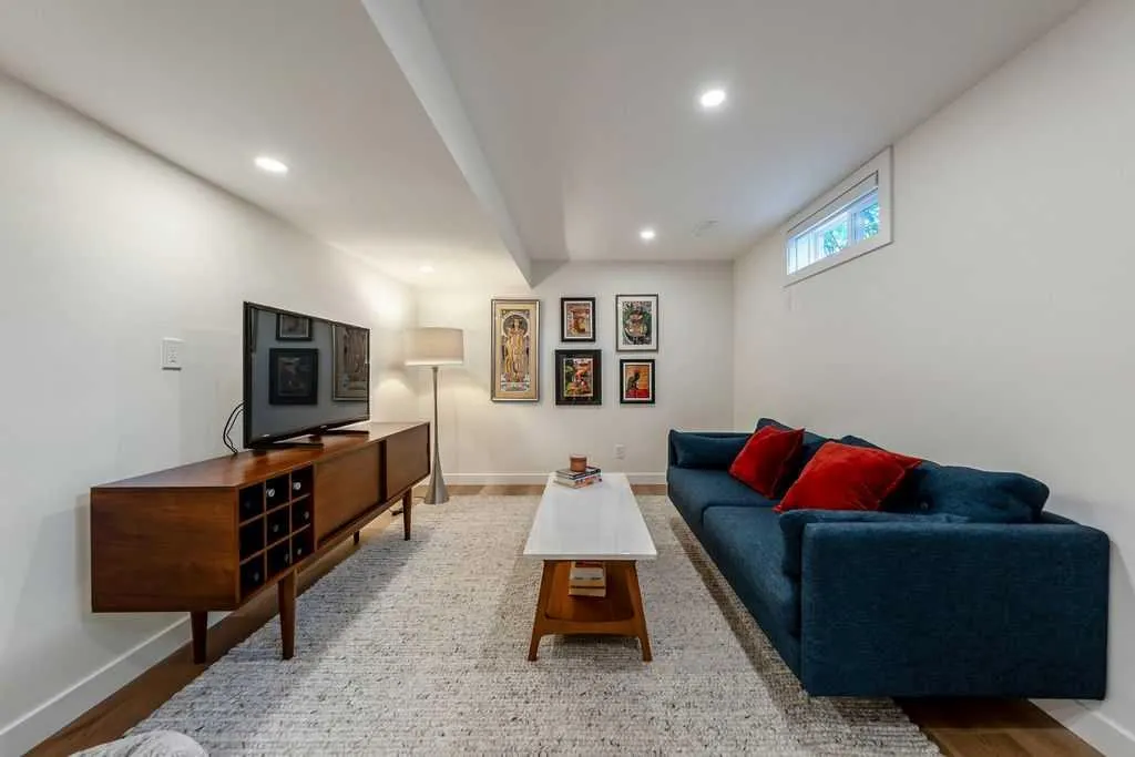 2011 Palliser Drive SW