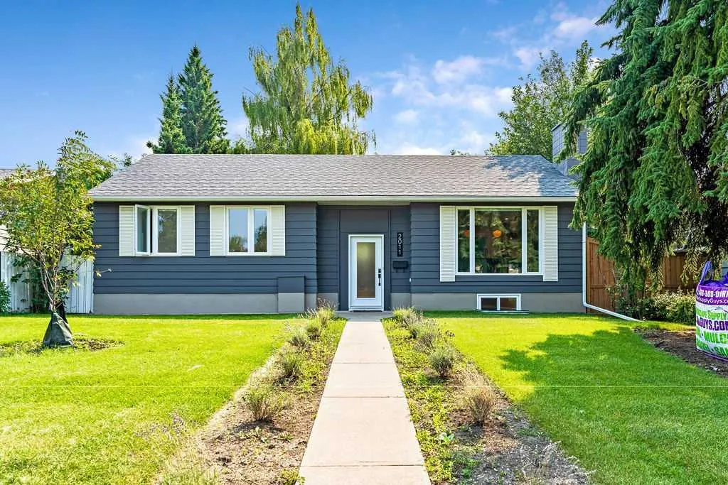 2011 Palliser Drive SW