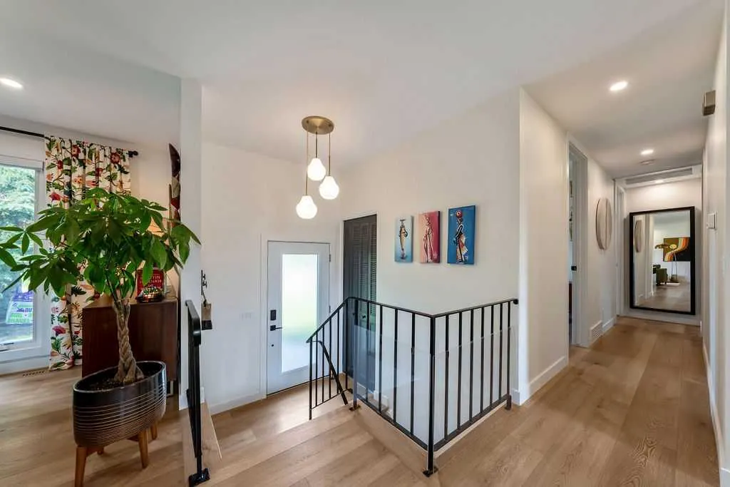2011 Palliser Drive SW