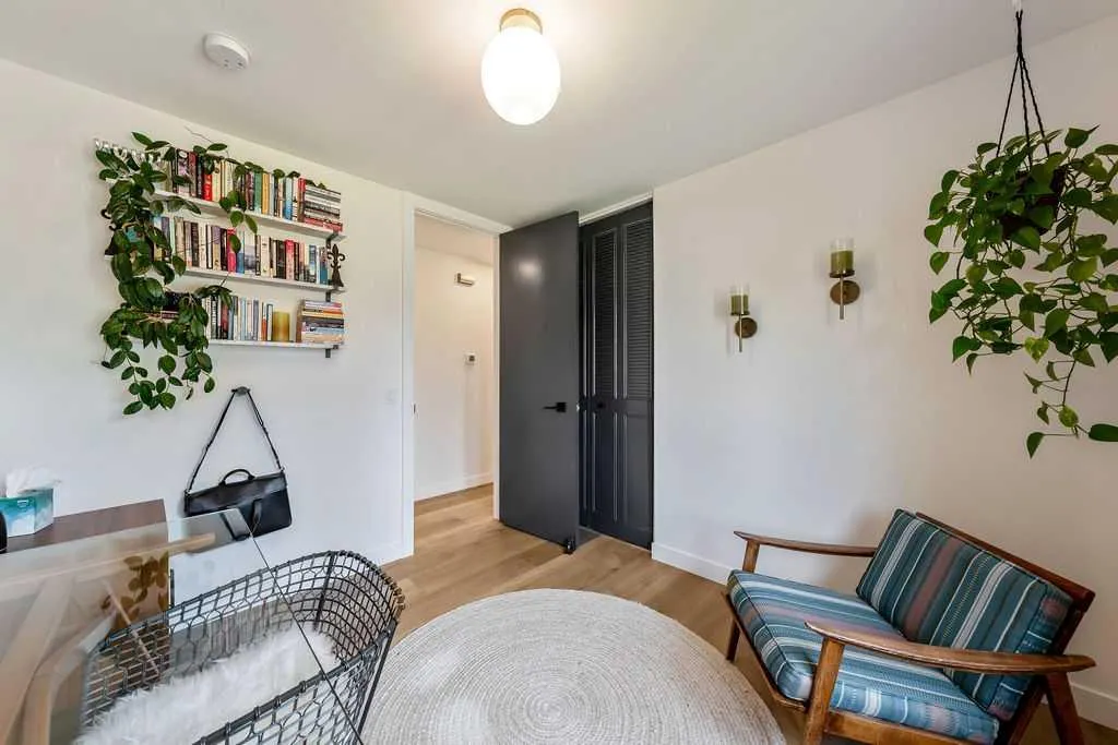 2011 Palliser Drive SW