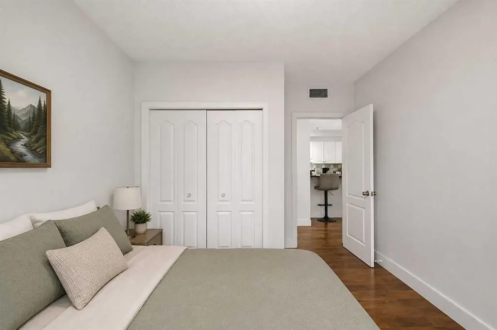 114 15 Avenue SW #108