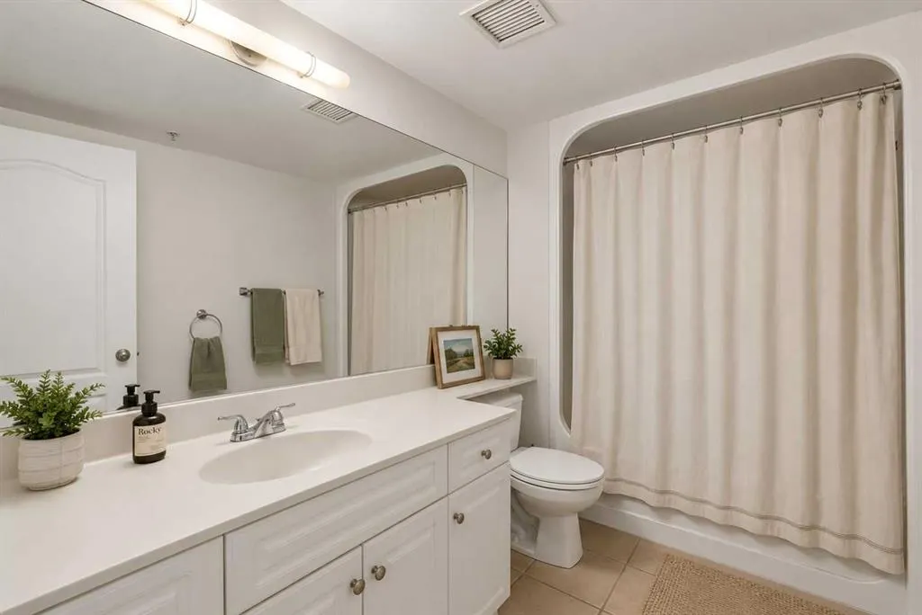 114 15 Avenue SW #108