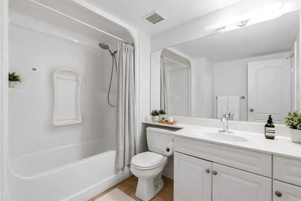 114 15 Avenue SW #108