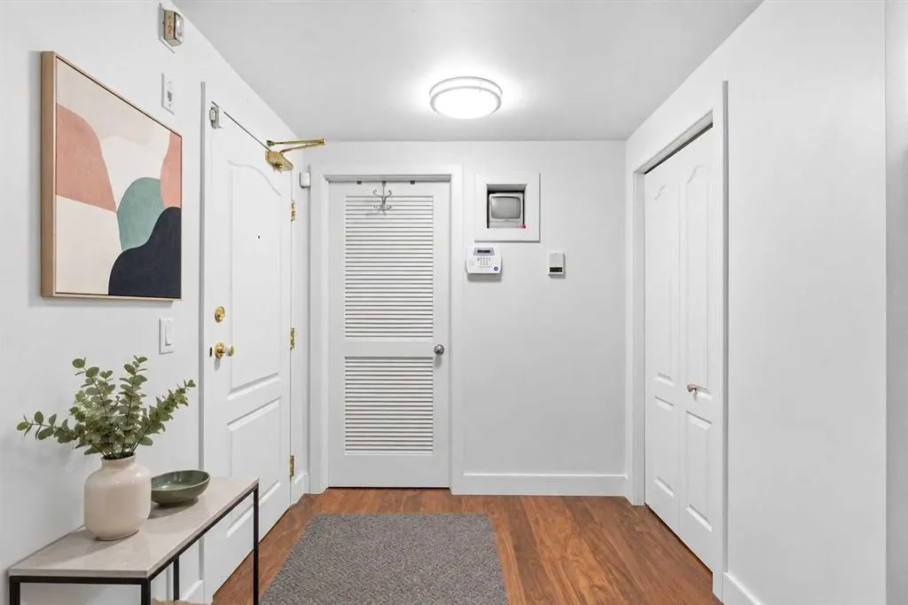 114 15 Avenue SW #108