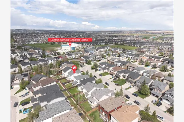96 Panamount Manor NW