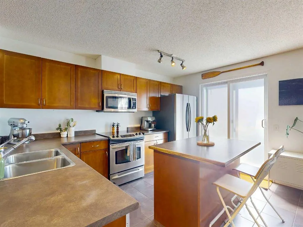 457 Elgin Gardens SE