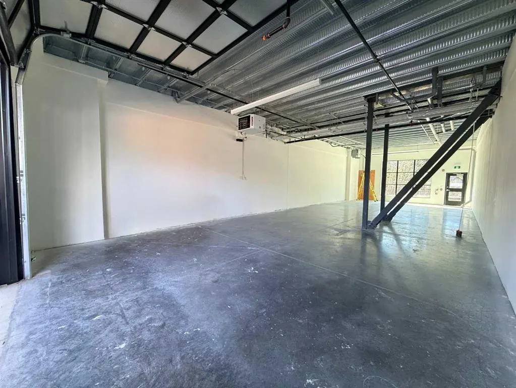 1 Industrial Place NE #113A