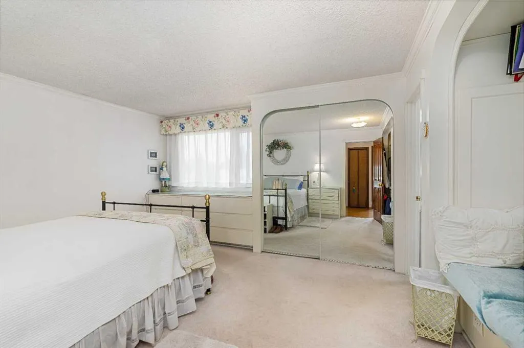 152 Templewood Road NE