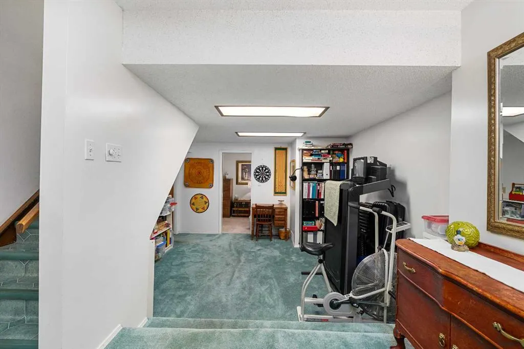 152 Templewood Road NE