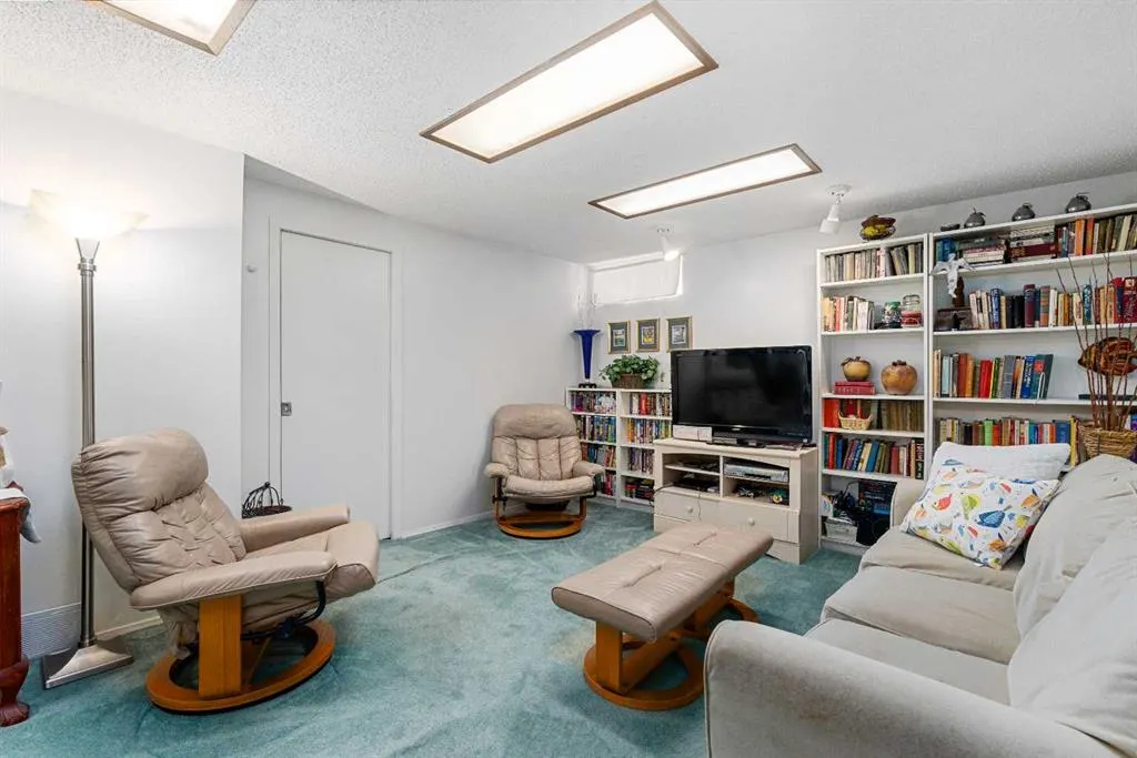152 Templewood Road NE