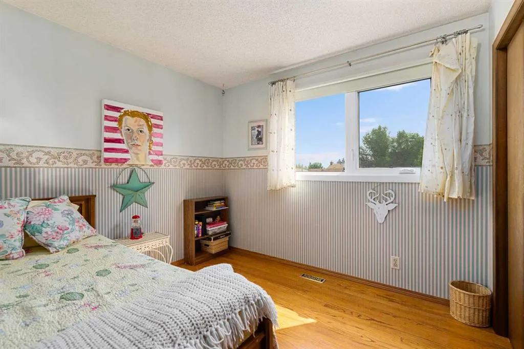 152 Templewood Road NE