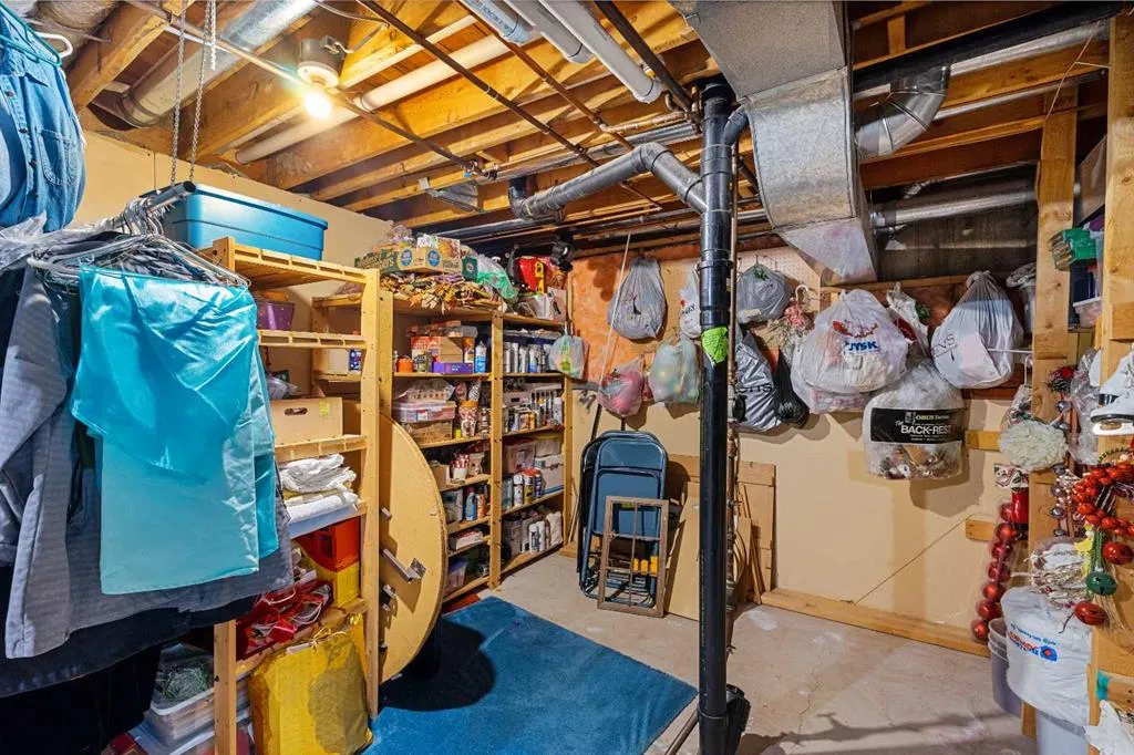 152 Templewood Road NE