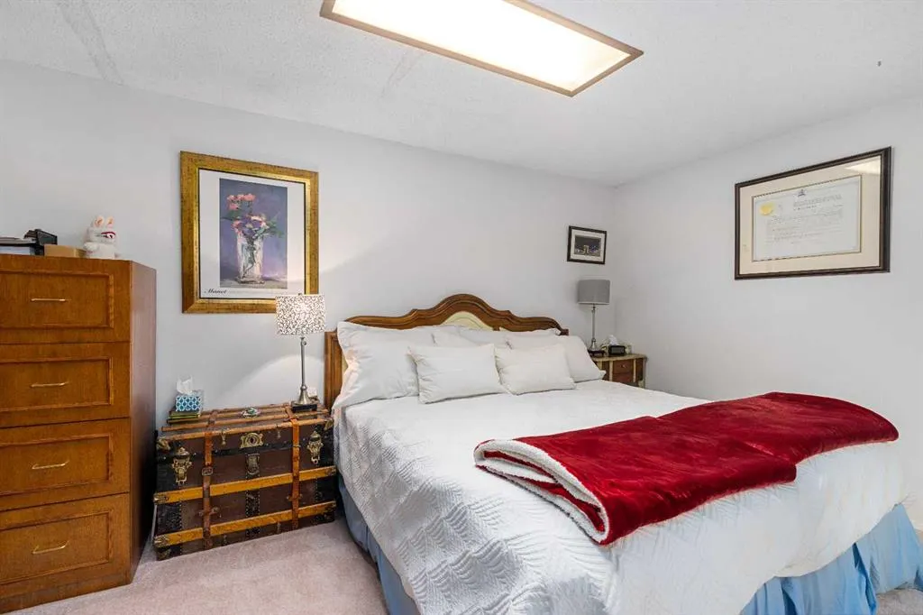 152 Templewood Road NE