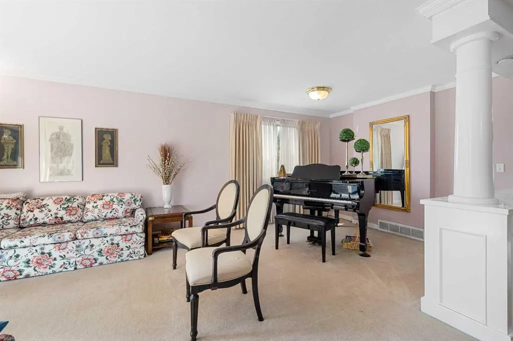 152 Templewood Road NE