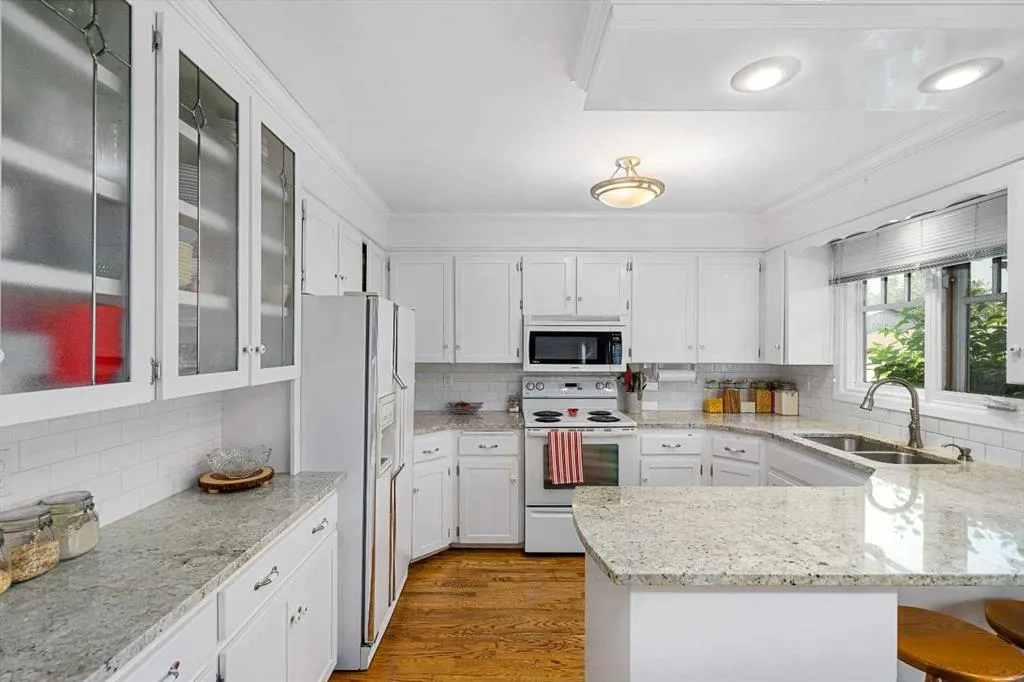 152 Templewood Road NE