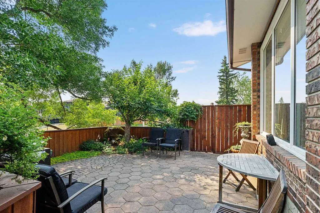 152 Templewood Road NE