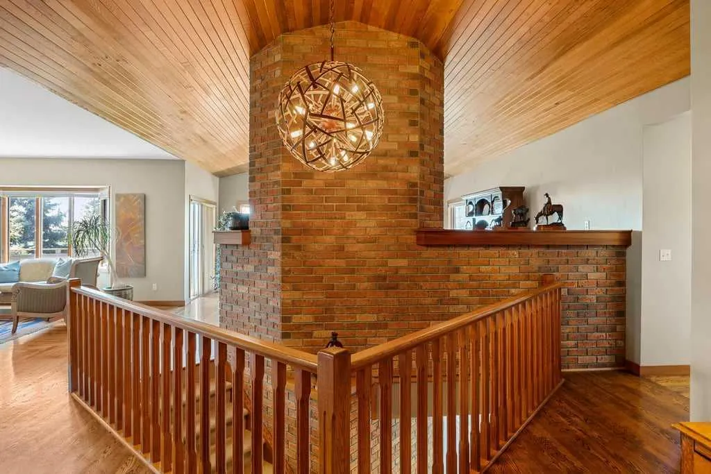 19 Westbluff Place