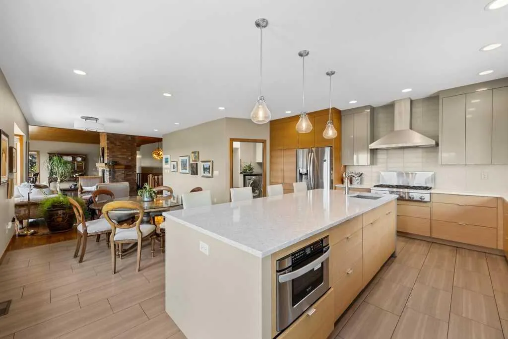 19 Westbluff Place