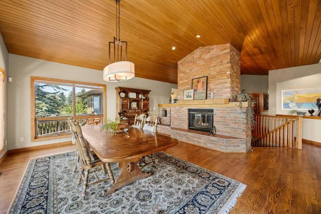 19 Westbluff Place
