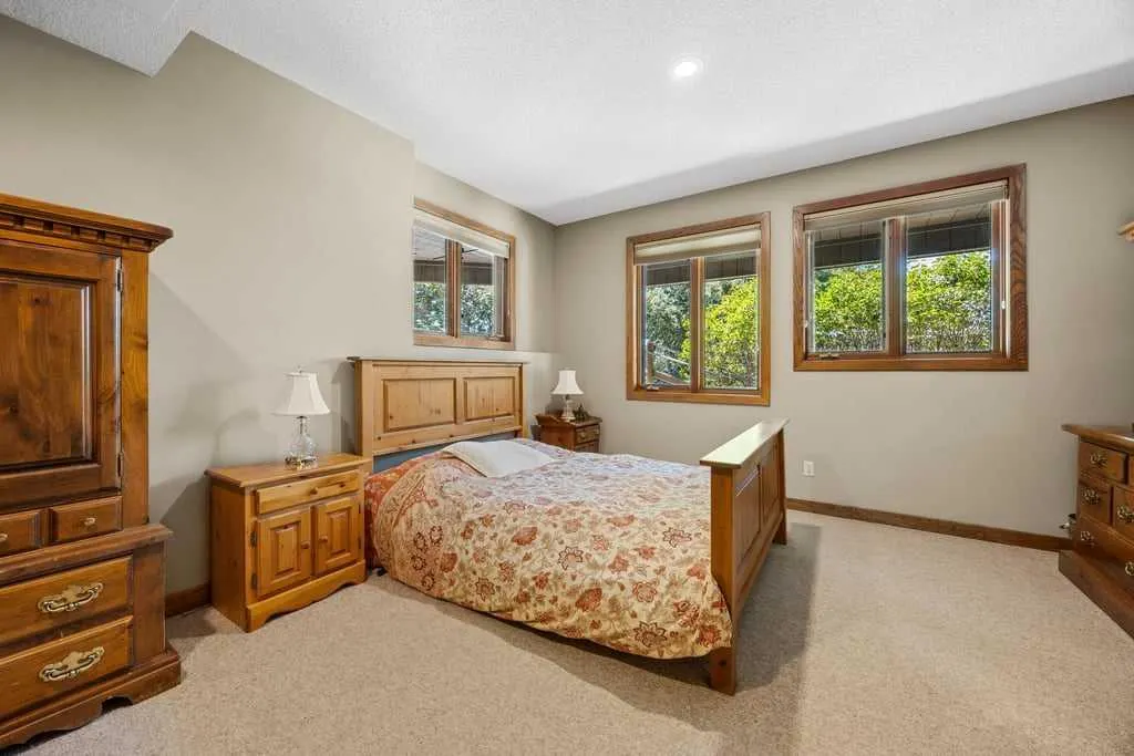 19 Westbluff Place