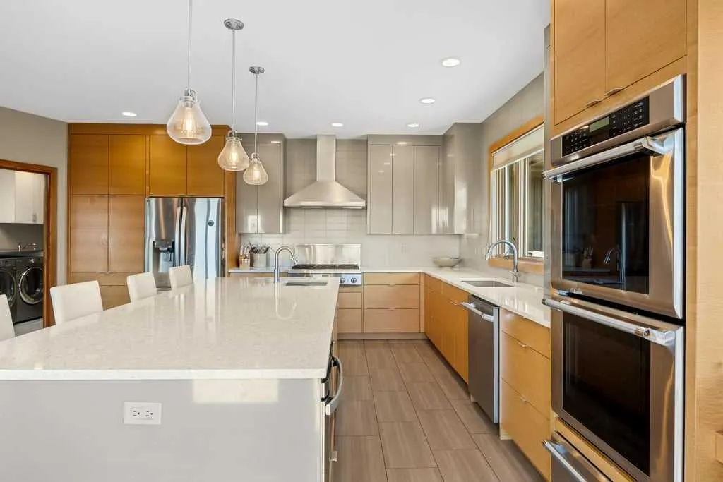 19 Westbluff Place