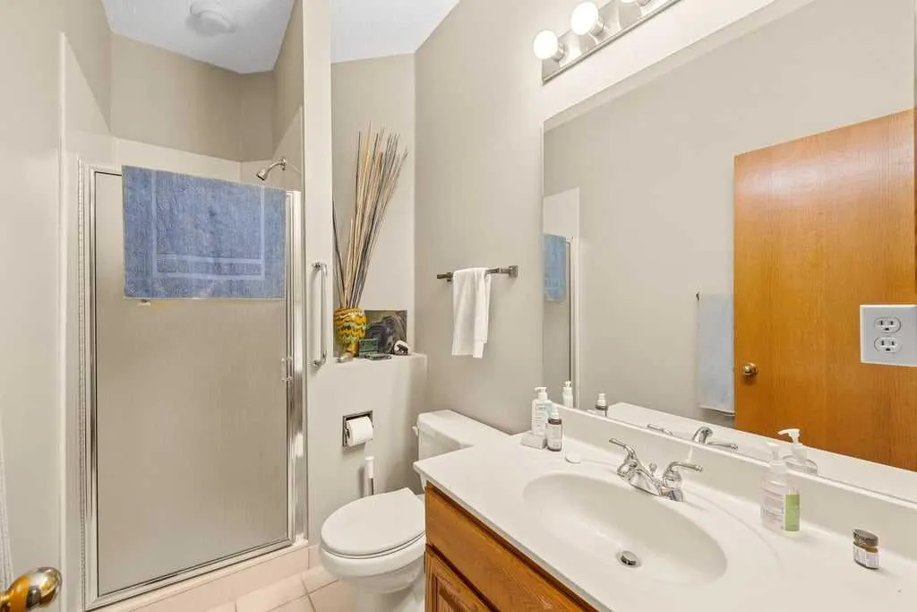 19 Westbluff Place
