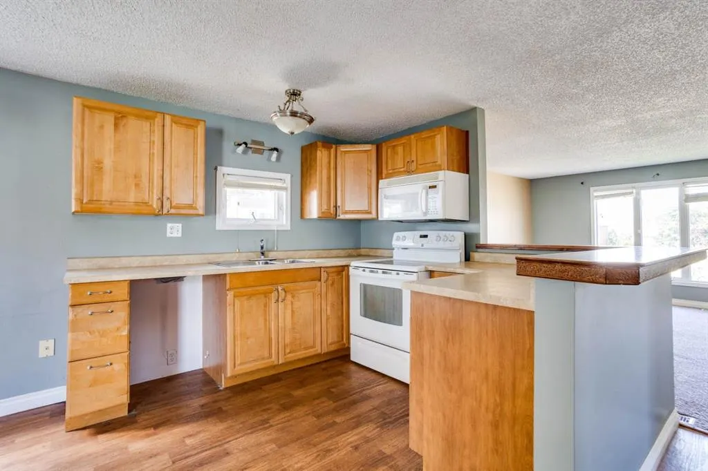 368 Grey Crescent