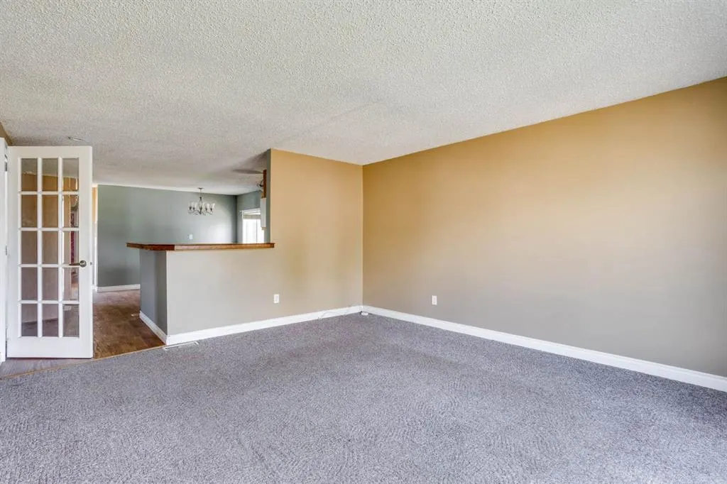 368 Grey Crescent