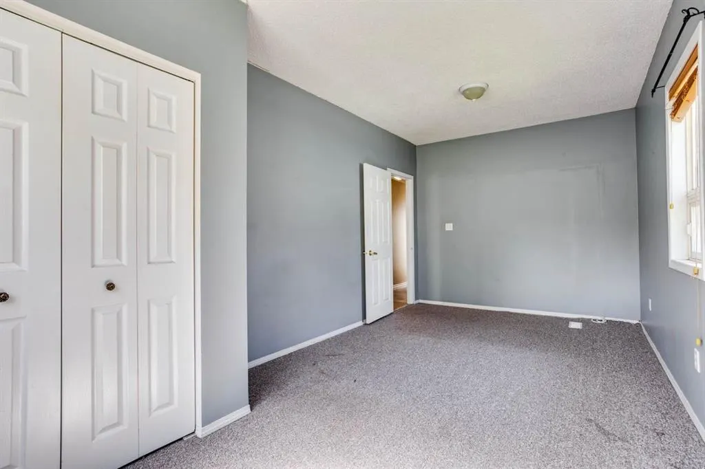 368 Grey Crescent