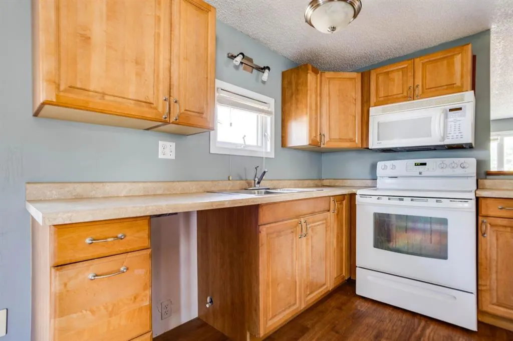 368 Grey Crescent