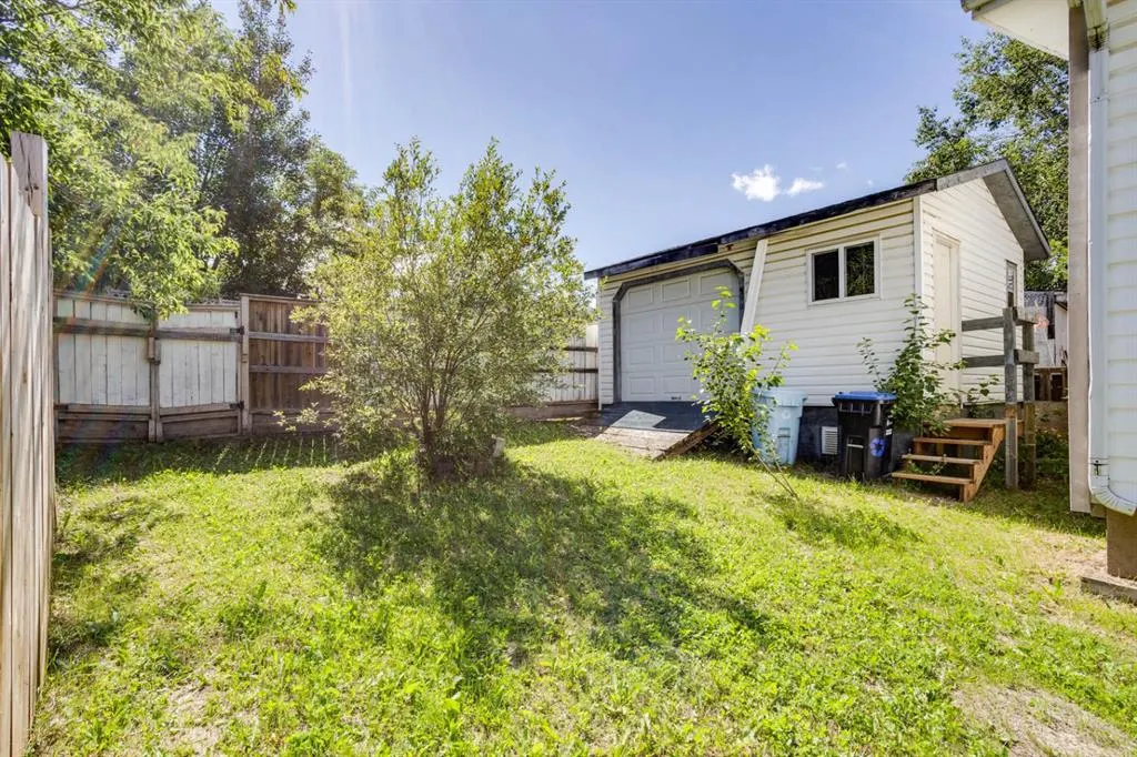 368 Grey Crescent