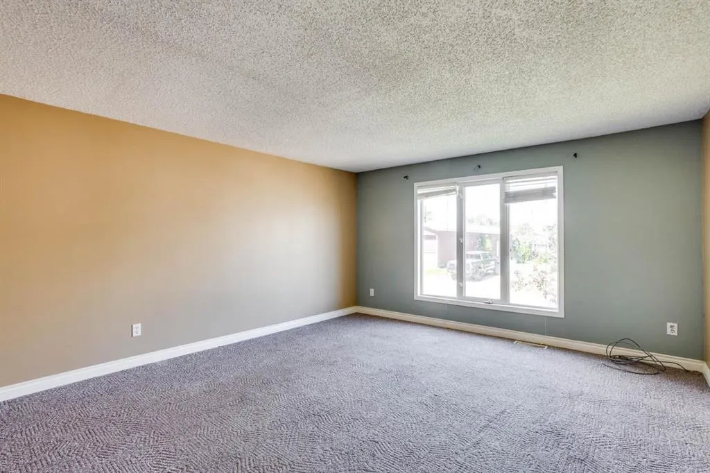 368 Grey Crescent