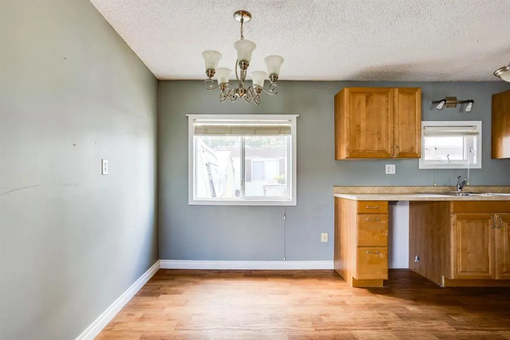 368 Grey Crescent