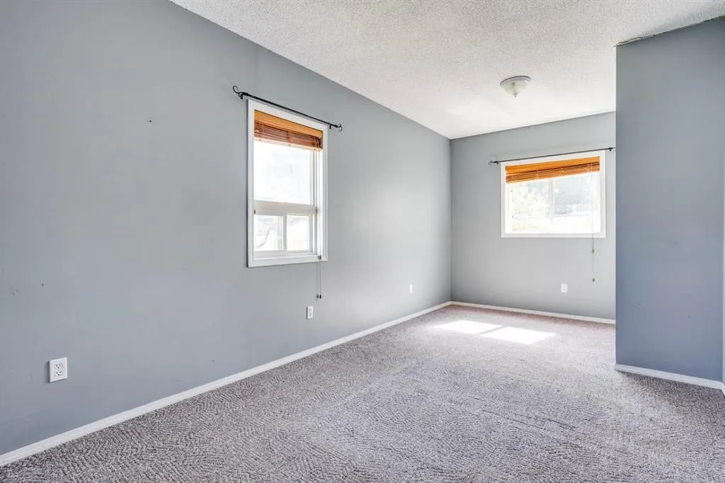 368 Grey Crescent