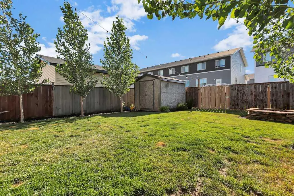 9 Valley Crescent