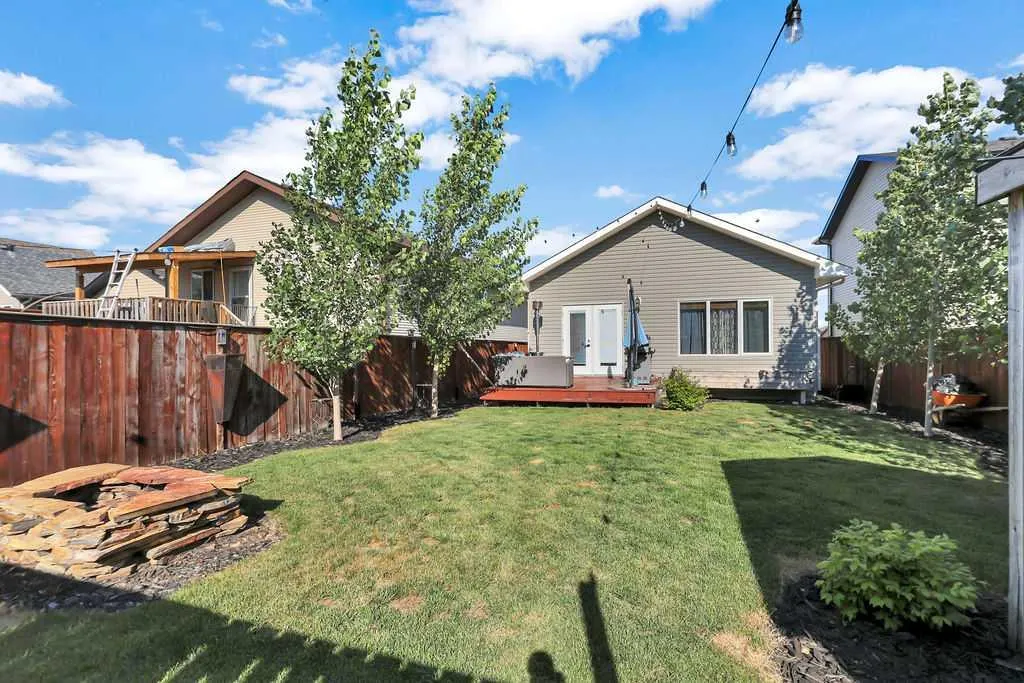 9 Valley Crescent