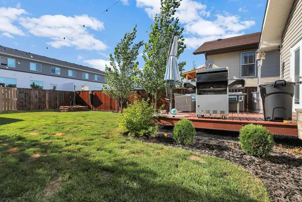 9 Valley Crescent
